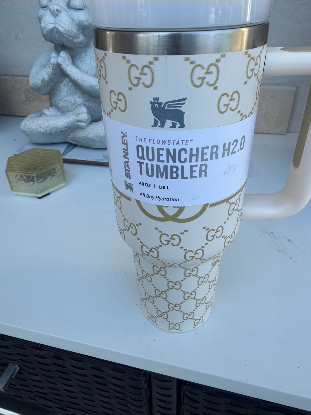 Stanley White and Gold Patterned Quencher H2.0 Tumbler 40 oz